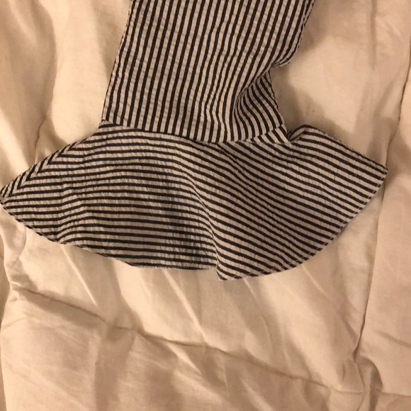 NWOT, LF brand front tie crop top - Picture 4 of 4